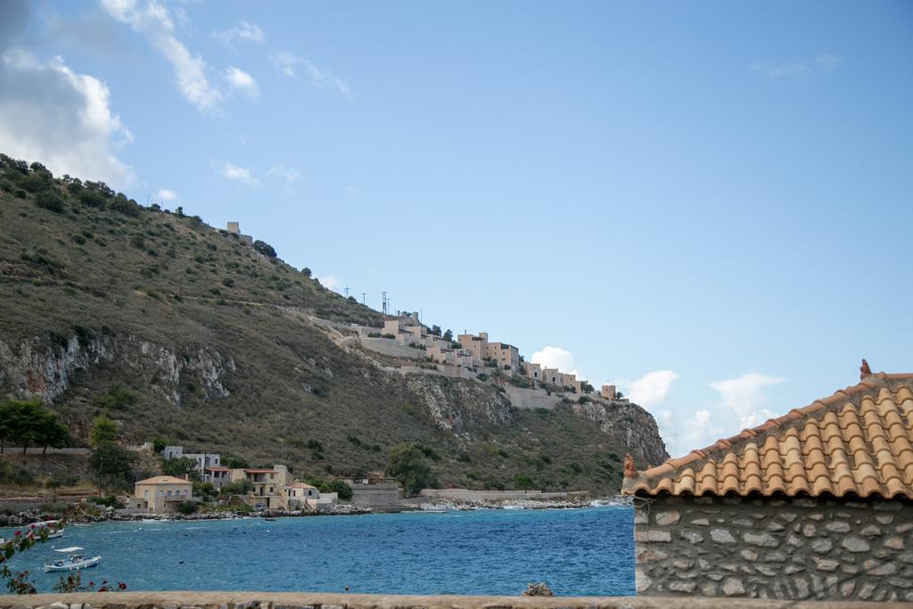 Sophia Limeni Apartments And Studios Exterior photo